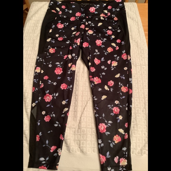 IDEOLOGY YOGA / ATHLETIC PANTS SIZE 1X BLACK WITH PINK MULITI FLORAL. - Picture 1 of 10